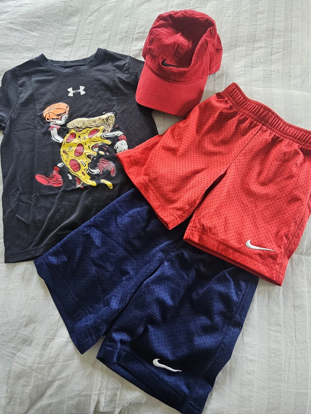 Under Armour Heatgear Pizza Basketball Graphic Shirt Nike Shorts & Hat Lot, 4-5